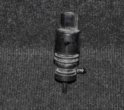BMW X1 E84 Windscreen/windshield washer pump 7302589