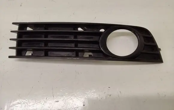 Audi A4 S4 B6 8E 8H Front bumper lower grill 8E0807682A