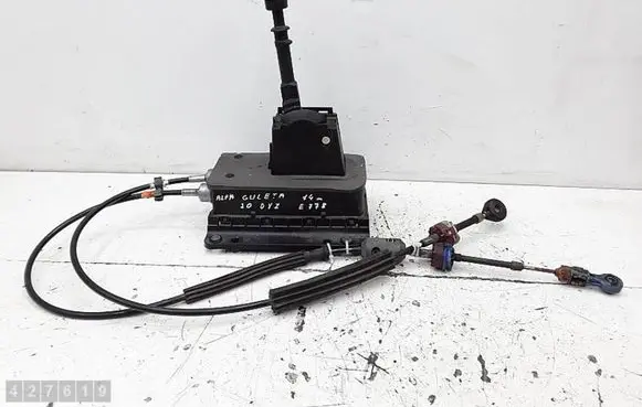 Alfa Romeo Giulietta Gear shifter/selector 142102536