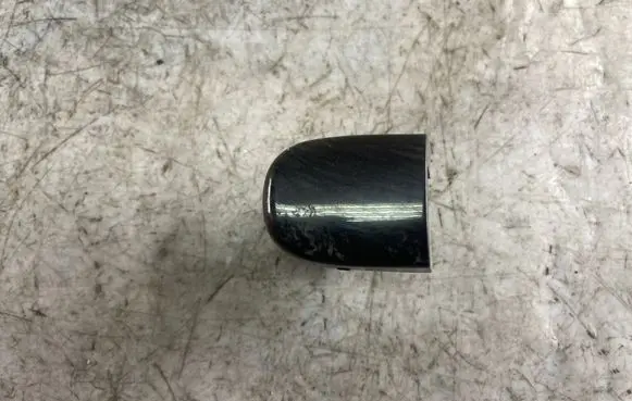 Volkswagen PASSAT B5.5 Front door handle cover 