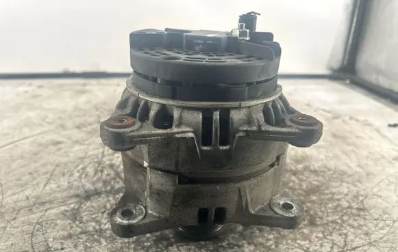 Nissan Qashqai Generator/alternator 0124525140