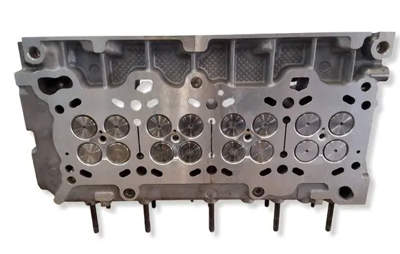 Iveco Daily 35.8 - 9 Engine head 504249625 50229500 504097721