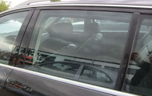 Renault Laguna III Rear door window glass 