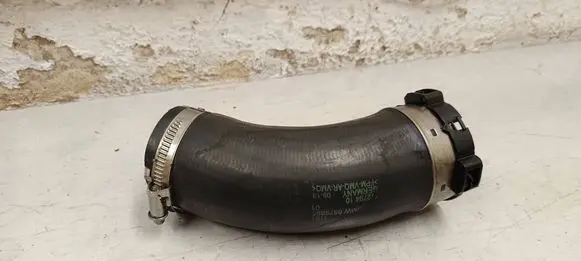 BMW X5 G05 Intercooler hose/pipe 8579895