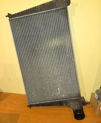 Saab 9-5 Intercooler air channel guide 010823