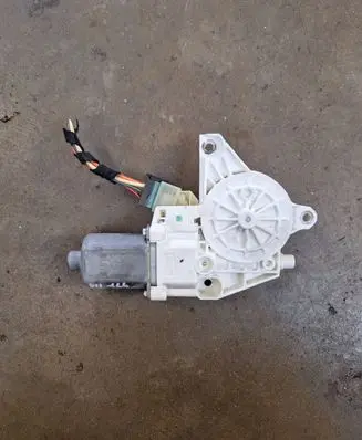 Mercedes-Benz ML W164 Front door window regulator motor A2518200842