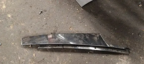 BMW 5 F10 F11 Front door glass trim molding 7209723