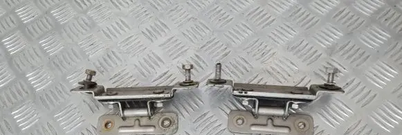 Isuzu D-Max Tailgate hinge 