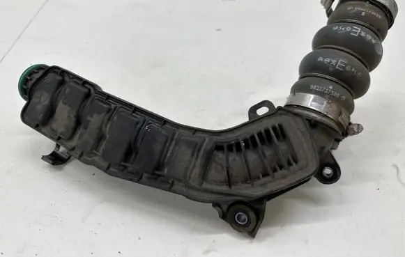 Opel Mokka B Intercooler hose/pipe 9812735880