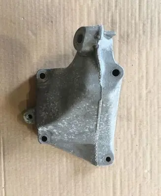 Mercedes-Benz GL X164 Engine mounting bracket A2722234204