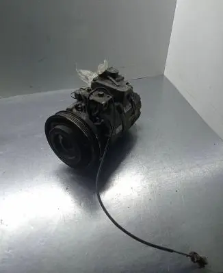 Volkswagen PASSAT B5 Air conditioning (A/C) compressor (pump) 8D0260808