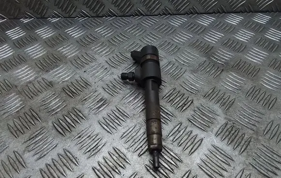 Opel Zafira B Fuel injector 0445110276