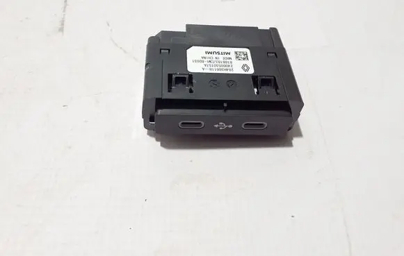 Dacia Duster USB socket connector 284H36611R
