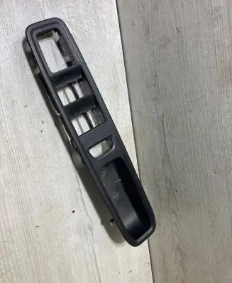 Dacia Sandero III Front door window switch trim 809611446r