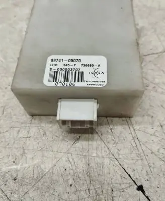 Toyota Avensis T250 Door control unit/module 8974105070 000003707 736680A