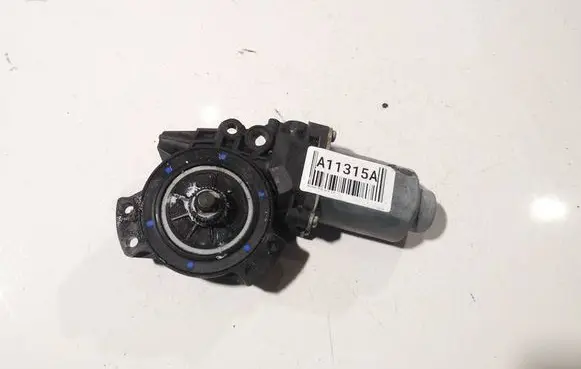Hyundai ix35 Rear door window regulator motor 402353B