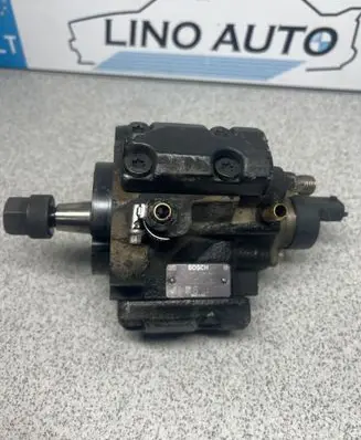 BMW 5 E39 Fuel injection high pressure pump 2247798 0445010009 0281002287