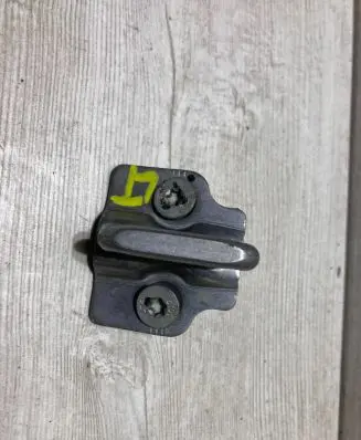 Ford B-MAX Front door lock loop/hook striker 