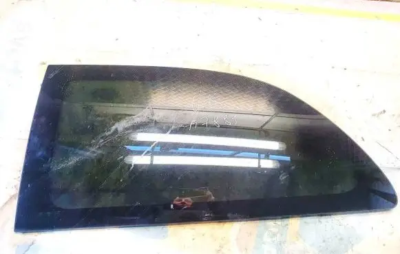 Chrysler Grand Voyager IV Rear side window