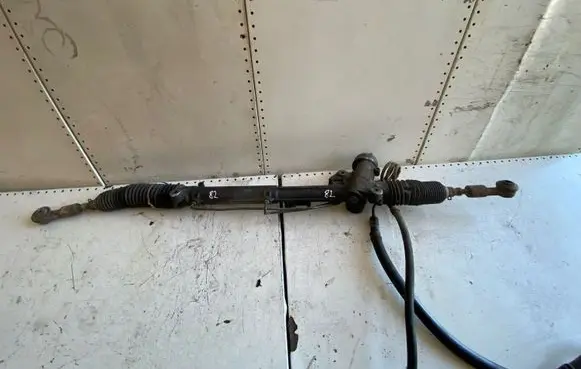 Volkswagen PASSAT B5.5 Steering rack 8D1422072A