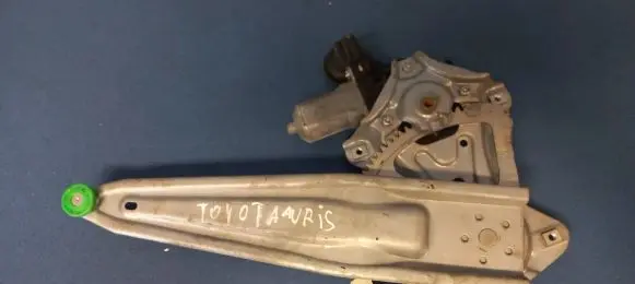 Toyota Auris 150 Rear door window regulator with motor 857100D100