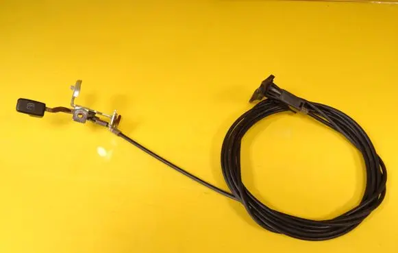 Mitsubishi Carisma Fuel cap flap release cable MB023335