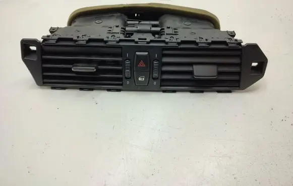 BMW 5 E60 E61 Dash center air vent grill 7009275 6910734