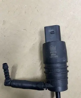 BMW 7 E65 E66 Windscreen/windshield washer pump 23113