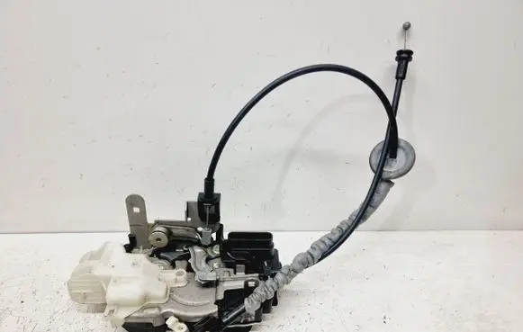 Volvo V40 Front door lock 31301425 31391824