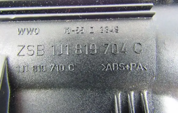 Volkswagen Golf IV Dash center air vent grill ZSB