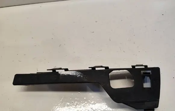 Front bumper mounting bracket