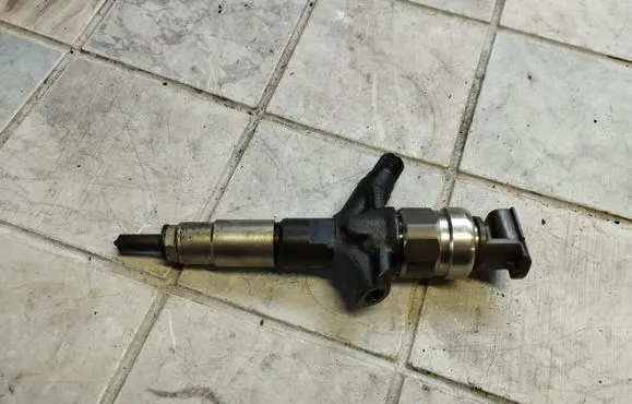 Subaru Outback Fuel injector 16613AA020
