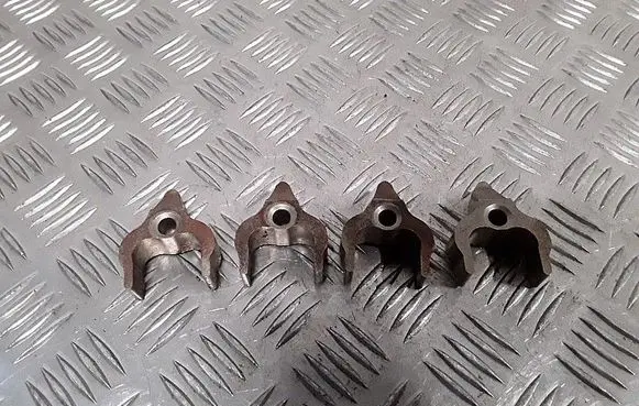 BMW 1 E81 E87 Fuel Injector clamp holder 