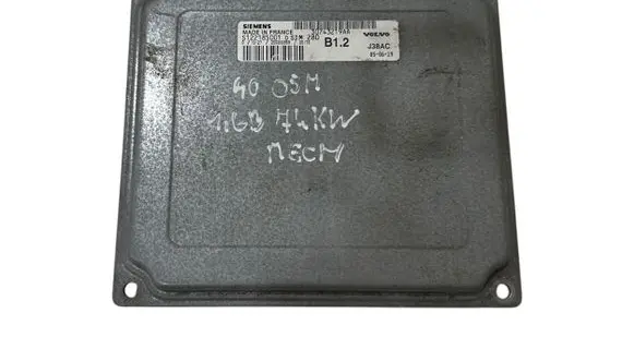Volvo S40 Engine control unit/module 30743219AA S122185001D
