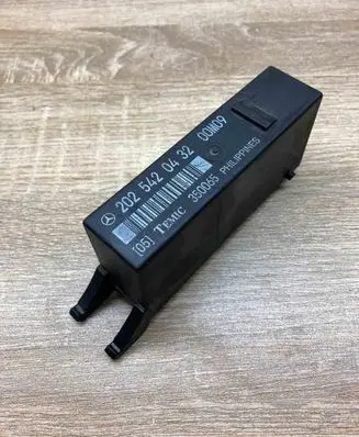 Mercedes-Benz E W210 Light module LCM 2025420432 350065