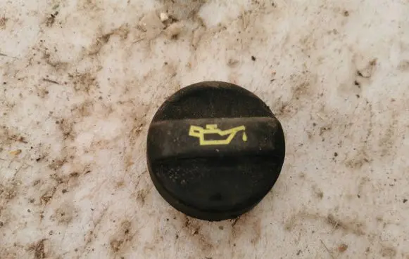 Peugeot 2008 II Oil filler cap 9674157180 9670015080