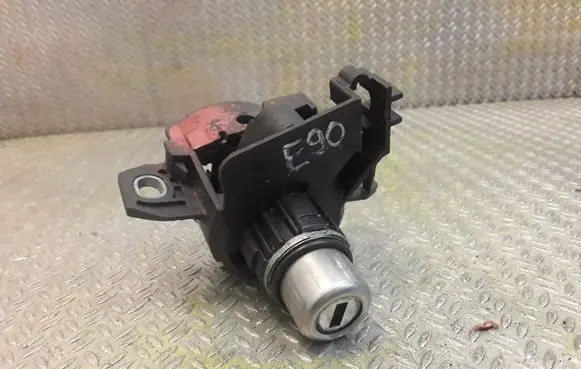 BMW 3 E90 E91 Tailgate/boot open switch button 7167321