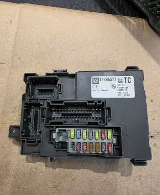 Opel Meriva B Engine control unit/module 13396577