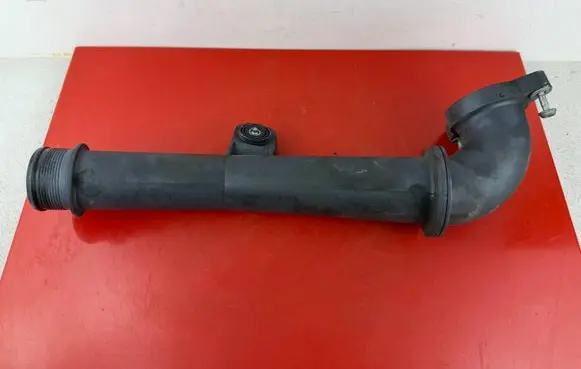 Volkswagen PASSAT B8 Intercooler hose/pipe 04L145762AH