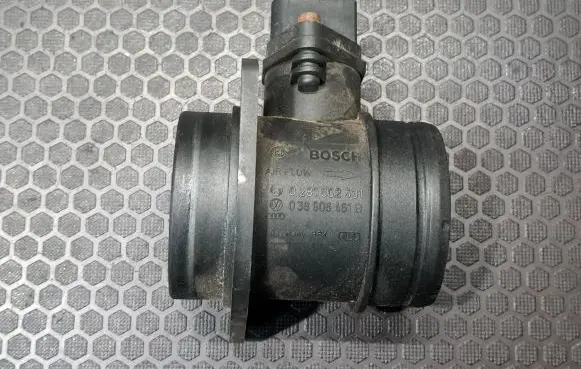 Volkswagen Golf Plus Mass air flow meter 038906461B 0281002531