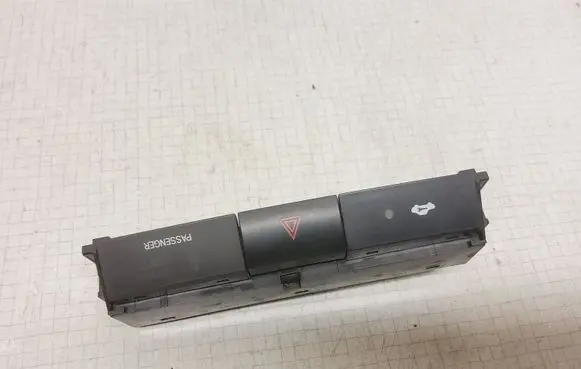 Toyota Corolla Verso E121 Hazard light switch 153965