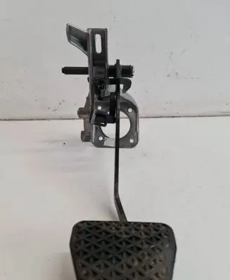 BMW X3 E83 Brake pedal 2229128