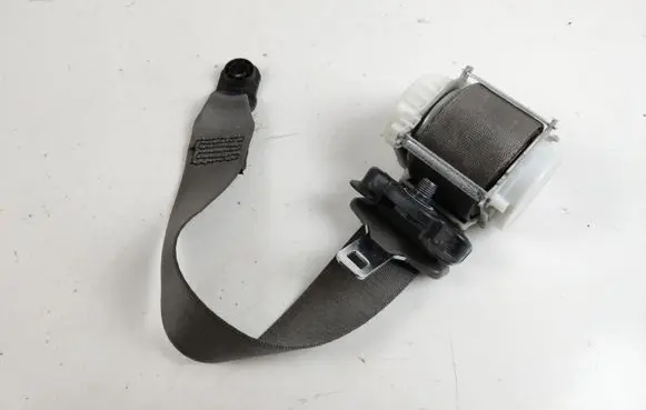 Jaguar XF X250 Front seatbelt 9X23F611B08AD