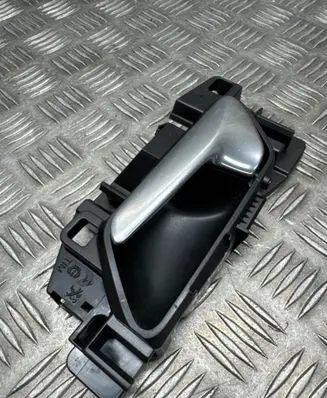 Opel Grandland X Front door interior handle 98201553