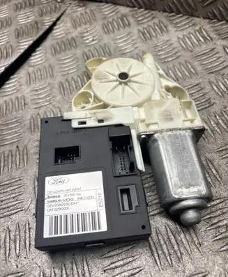 Ford Focus C-MAX Front door window regulator motor 981406102 5WK11572H 02262005