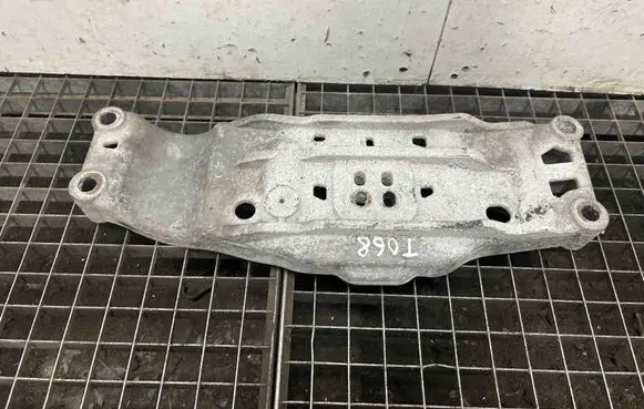 Dodge Charger Gearbox mounting bracket 04726088AE
