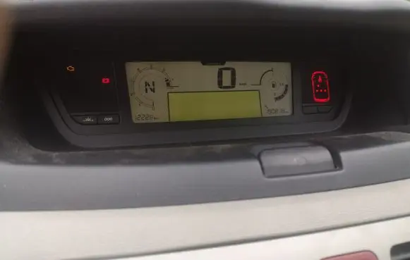 Citroen C4 Grand Picasso Speedometer (instrument cluster) P9666704480 2025709 NS06737237