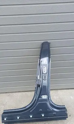 Other sill/pillar trim element