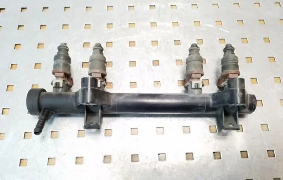 Skoda Fabia Mk1 (6Y) Fuel main line pipe 047133319S 047133321J
