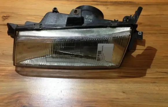 Mazda 323 Headlight/headlamp